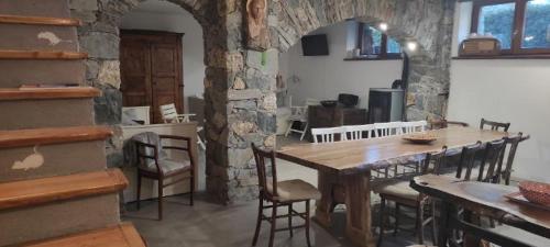 Un lugar para sentarse en strada antica