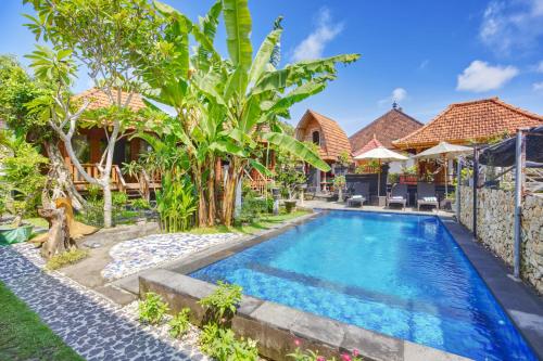 une image d'une piscine dans une villa dans l'établissement SS Pangket Bungalow, à Nusa Penida
