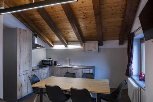 Cucina o angolo cottura di Lo Stambecco Bianco Chalet