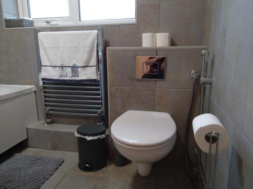 Koupelna v ubytování Beautiful 3-Bed Bungalow Kessingland rural retreat