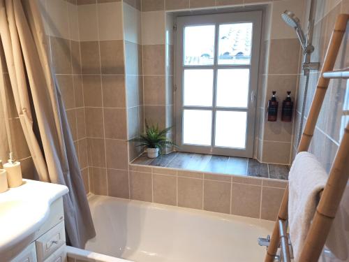 AC - Quiet - Le Colibri, Bright Duplex photo 24