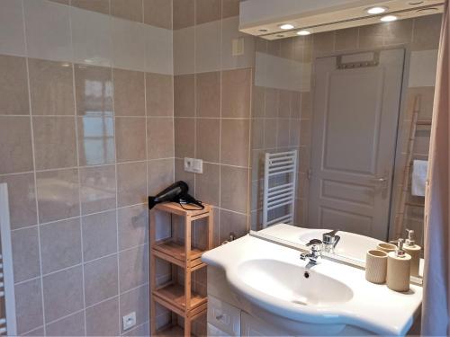 AC - Quiet - Le Colibri, Bright Duplex photo 26