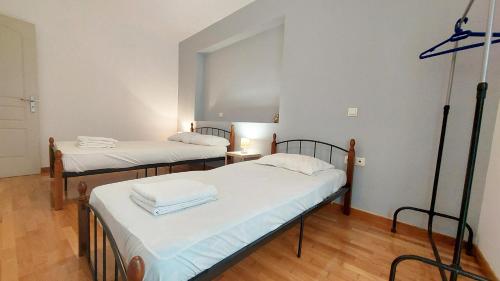 Large 2 BD Apartment with balconies in Athens