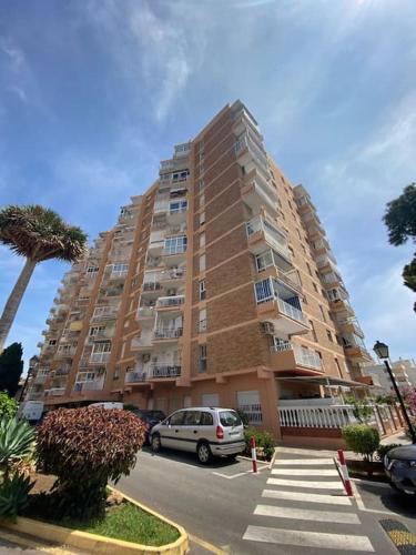 Ático c/vistas, recep 24h, piscinas y parking