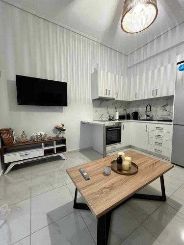 Elegant & Modern Apartment near to Athens Riviera