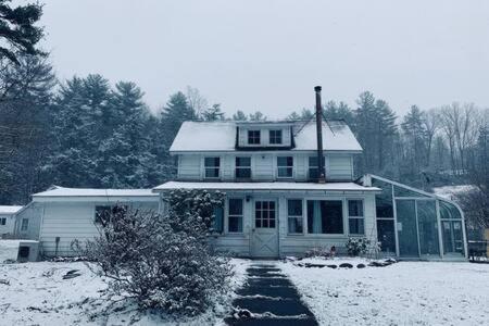 Gallery image of Catskills Country House with Hot Tub near River Trails in Mount Tremper