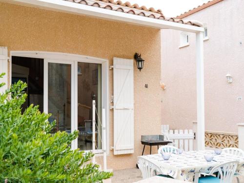 Villa cosy avec terrasse et 2 chambres - 5 pers. max à Saint Pierre La Mer, proche plage - FR-1-409-7