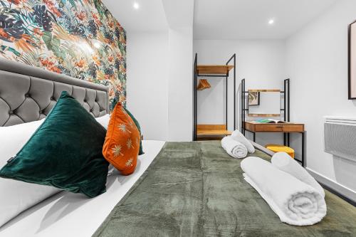 Ένα ή περισσότερα κρεβάτια σε δωμάτιο στο Modern One Bedroom Apartment London - Staines TW18