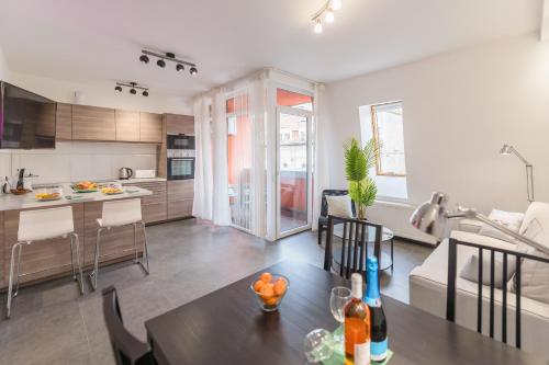 Funky Breeze & Balcony