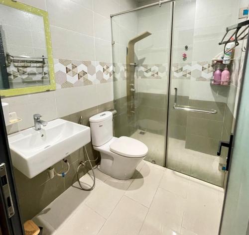 Kupatilo u objektu Hà Linh Motel
