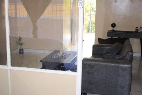 Χώρος καθιστικού στο Executive affordable apartment