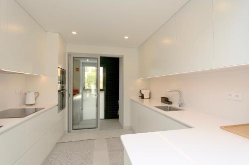Birdie Bliss Apartment - CleverDetails - Sleeps 4 Adults and 1 Child