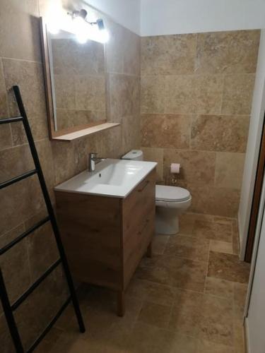 Bilik mandi di Joli studio calme et moderne