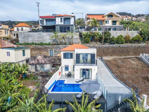 Hồ bơi trong/gần Blue Ocean Villa