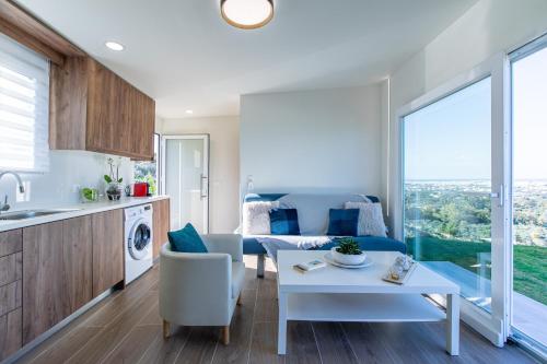 Kedria Lounge and infinity sea view residence