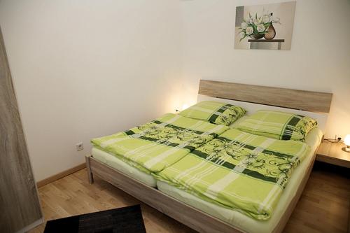 Voodi või voodid majutusasutuse "Waldhäuschen" am Waldesrand toas