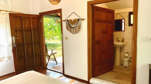 Φωτογραφία από το άλμπουμ του Maki Inn Çıralı στο Κεμέρ