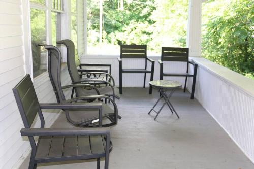 صورة لـ 5 minutes by car to OU, 2 Bedroom, 1.5 bath, Wi-Fi في أثينا