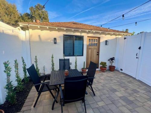 Beautiful Studio with Outdoor Patio