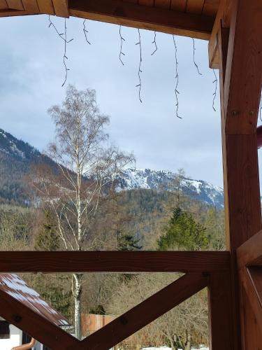 Nespecifikovaný výhled na hory nebo výhled na hory při pohledu z apartmánu