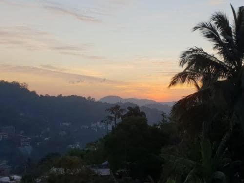 Un paisaje natural cerca de la casa de huéspedes