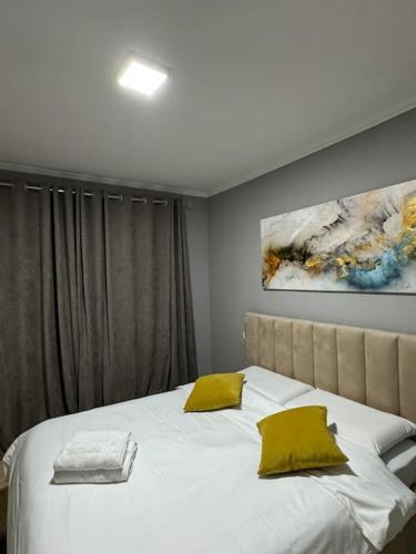 Central Located Apartment,Tirana - Image 2