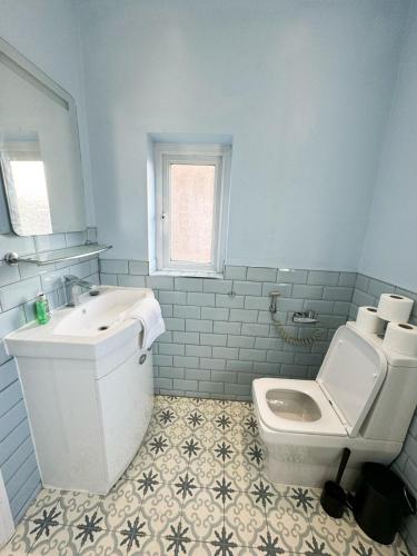 Bilik mandi di Beahive house