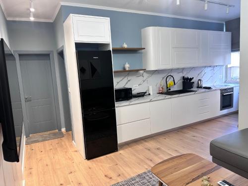 Modern Loft in Prime Location - Imazhi 4