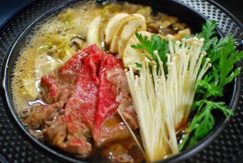 旅館の敷地内または近くでの食事または食べ物