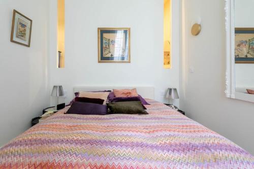 Chic flat Place des Vosges