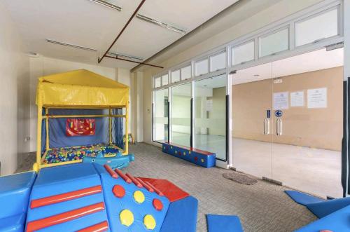 Η παιδική λέσχη του GROUP-FRIENDLY 2BR CEBU CONDO WITH MALL ACCESS