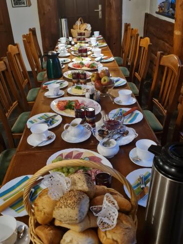 Jídlo v penzionu nebo okolí