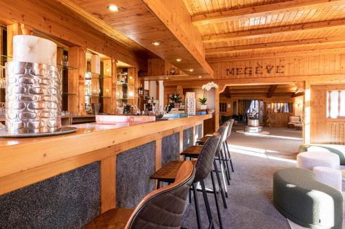 Ο χώρος του lounge ή του μπαρ στο Le Chalet d'Antoine - Centre de Megève