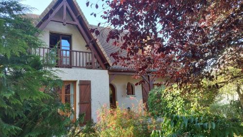 Maison de campagne près d'un plan d'eau et des belles forêts !