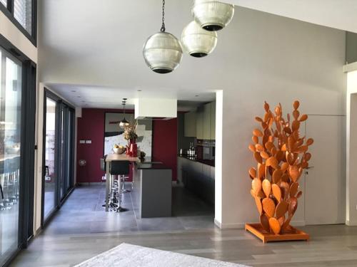 Photo de la galerie de l'établissement Un écrein de tranquillité au cœur de la ville, à Colombes