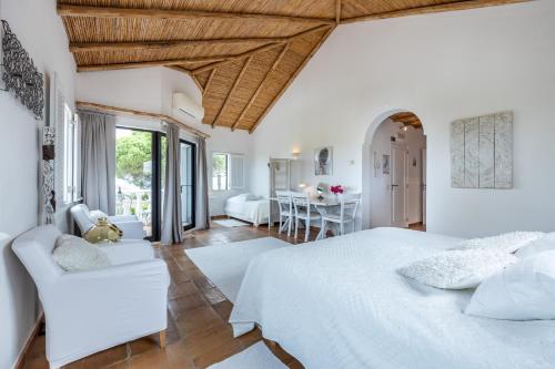Giường trong phòng chung tại Quinta da Colina