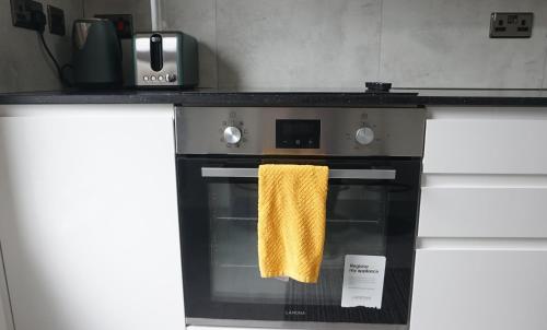 Luxury London house sleeps 13, 2 minutes to metro photo 17