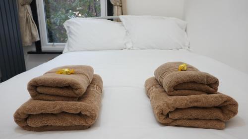 Luxury London house sleeps 13, 2 minutes to metro photo 20