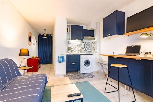 Photo de la galerie de l'établissement T2 Vue sur le port en zone piétonne, Parking privé, à Port-Leucate