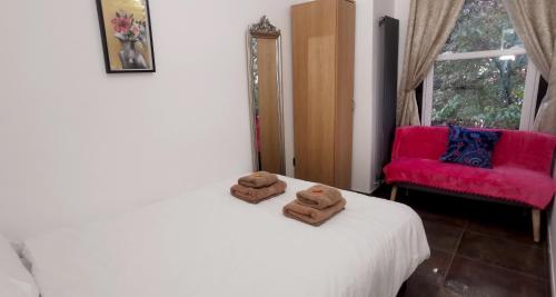 Luxury London house sleeps 13, 2 minutes to metro photo 28