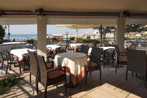 Restavracija oz. druge možnosti za prehrano v nastanitvi Hotel Adria sul Mare