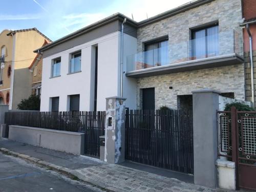 Photo de la galerie de l'établissement Un écrein de tranquillité au cœur de la ville, à Colombes