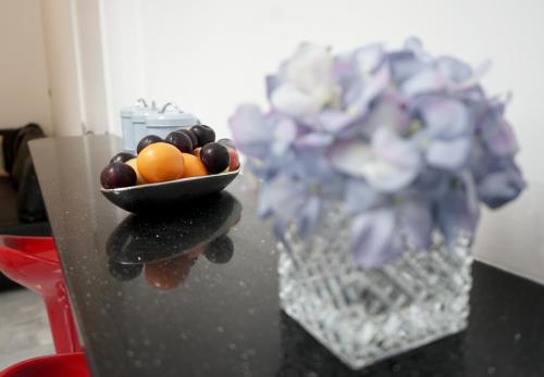 Luxury London house sleeps 13, 2 minutes to metro photo 11