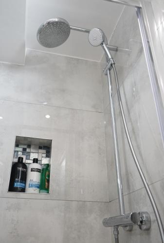 Luxury London house sleeps 13, 2 minutes to metro photo 44