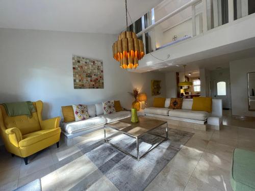Private Villa in Quinta da Marinha with golf view!