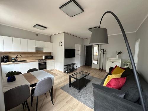 Cicha z parkingiem, wifi, self-check in, galeria handlowa