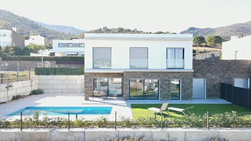 Vil•la Cala Serena