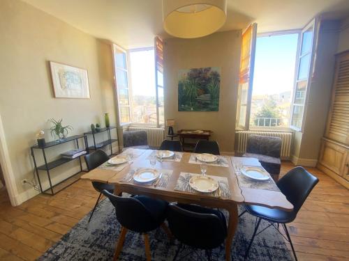 Fotografia z galérie ubytovania Chez Catherine appartement 1 à 6 personnes calme et chaleureux en centre ville v destinácii Issoire