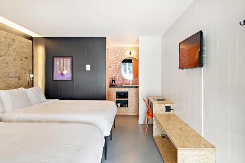 Postel nebo postele na pokoji v ubytování The Brooks Motel