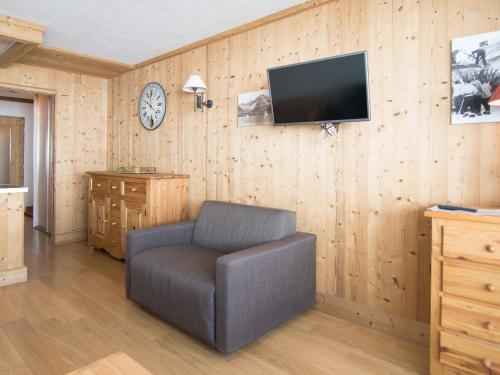 Appartement Tignes, 2 pièces, 4 personnes - FR-1-449-27にあるシーティングエリア
